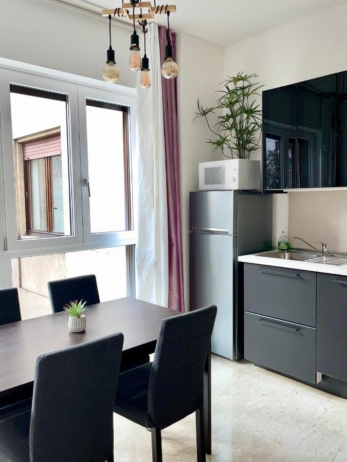 The White House, Modern Apartment In Center Milano Eksteriør bilde