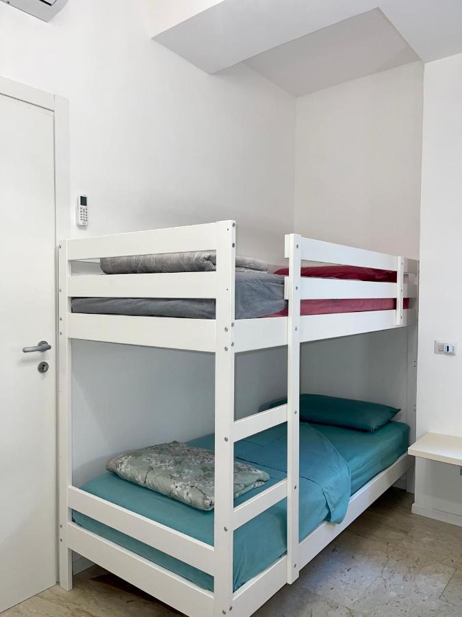 The White House, Modern Apartment In Center Milano Eksteriør bilde