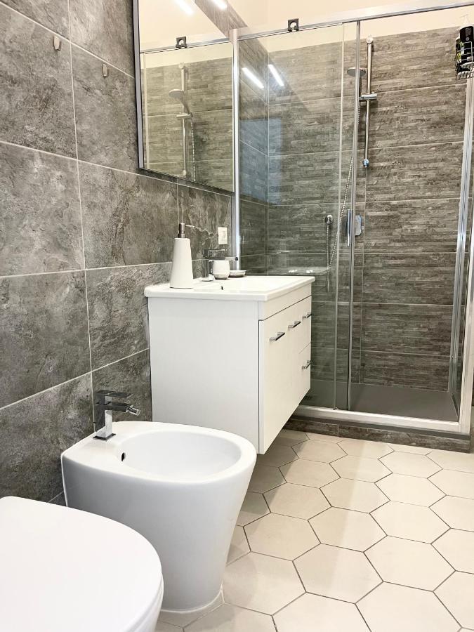 The White House, Modern Apartment In Center Milano Eksteriør bilde
