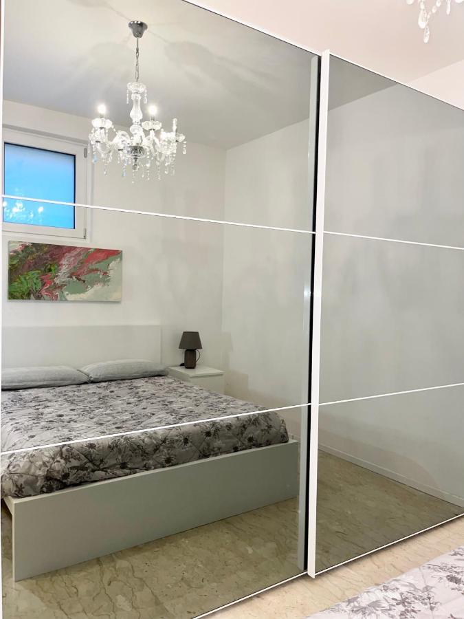 The White House, Modern Apartment In Center Milano Eksteriør bilde